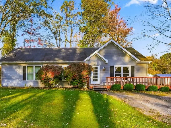 605 Oriole Dr, Roaming Shores, OH 44084