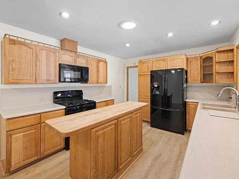 1251 Rees Rd — Photo 5