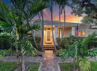 895 NE 129th St, North Miami, FL 33161