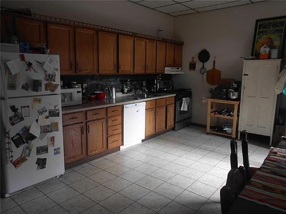 4th image of 4406 Butler St