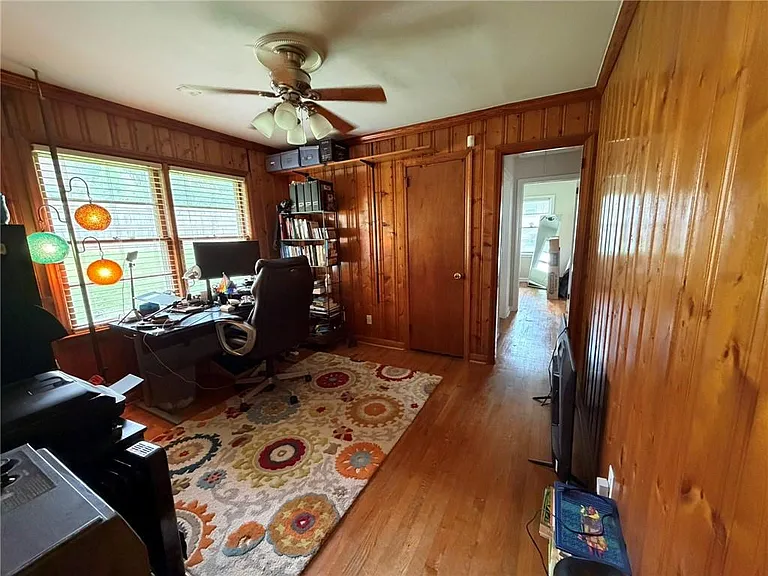 2465 Miriam Ln — Photo 10