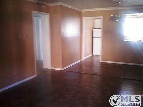2nd image of 1810 N Fitzhugh Ave APT 105