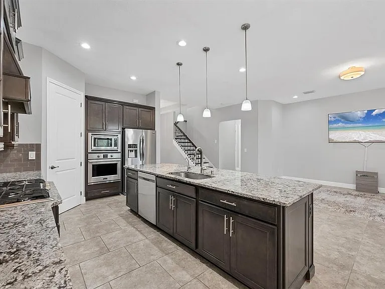 6104 Champions Row St — Photo 12