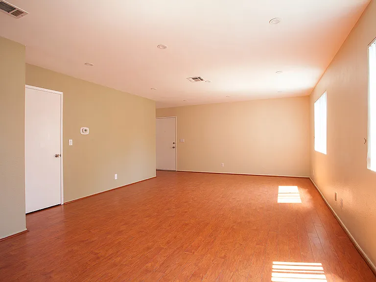 711 E Tujunga Ave #A — Photo 13