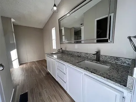 612 Lewald Cir — Photo 9