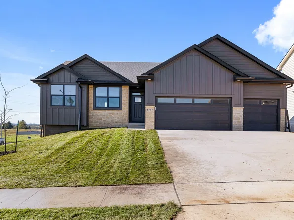 1303 Lincoln Ct, Norwalk, IA 50211