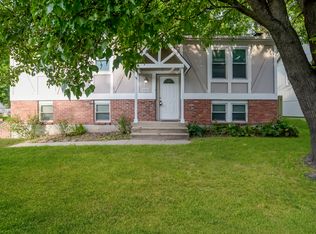 656 S 6th St, Edwardsville, KS 66111
