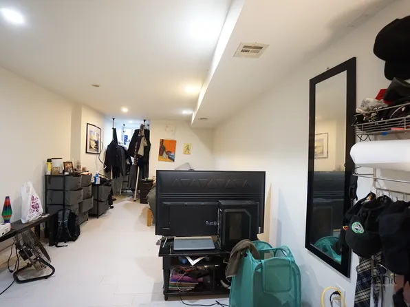 1689 Gates Avenue image 13 of 21