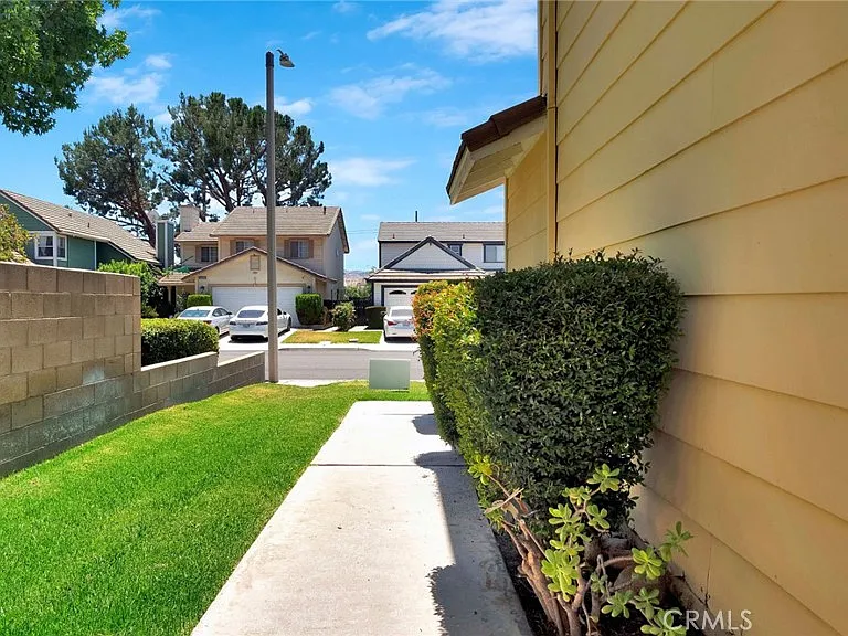 26342 Snowden Ave — Photo 27