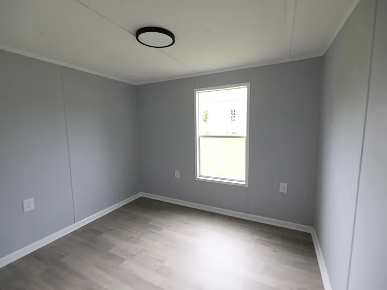 129 W Broad St — Photo 9