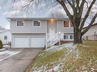 4130 Spruce Hills Dr, Cedar Falls, IA 50613