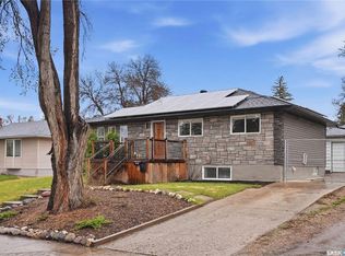 1210 K AVENUE N, Saskatoon, SK S7L 2N9
