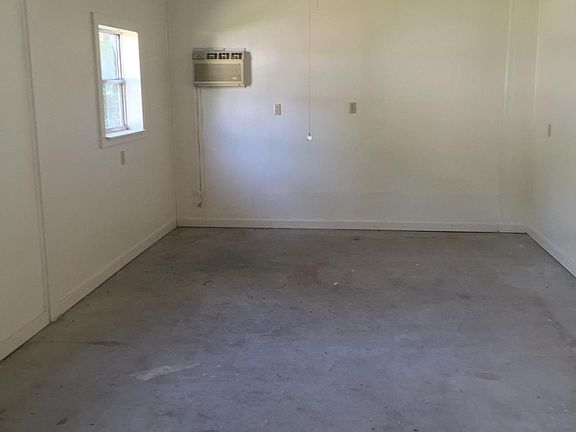 5th image of 617 SW Mill Ln