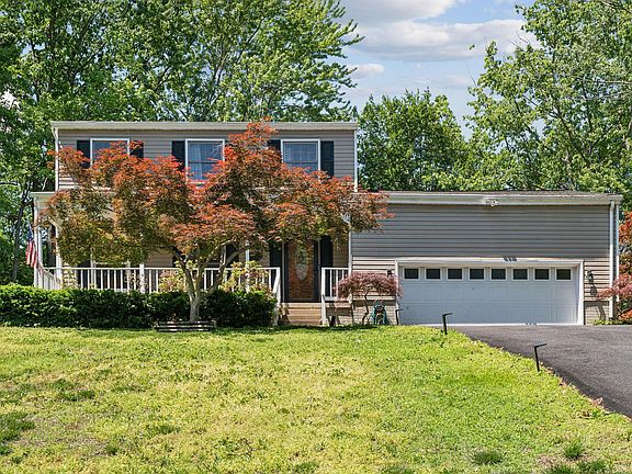 3rd image of 3 Woodflower Ct