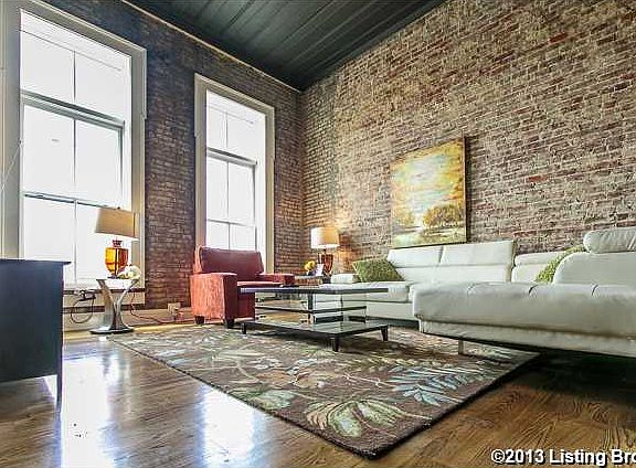 2nd image of 415 E Market St Unit 301