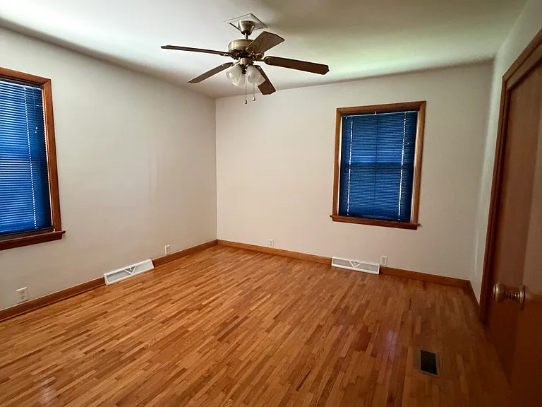 5069 E Wabash Ave — Photo 4