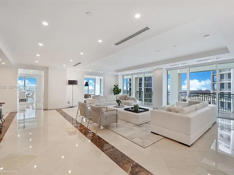 3400 SW 27th Ave #2202 — Photo 3