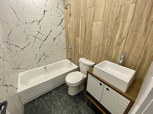 5th image of 789 McDonald Ave #2