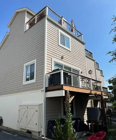 Back side of unit.
