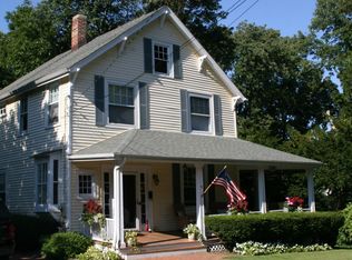 15 Sterling Ct, Huntington, NY 11743