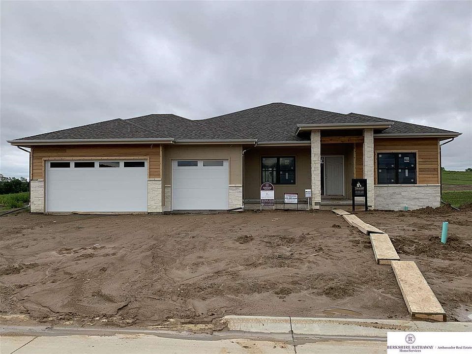 1st image of 10205 S 105th St