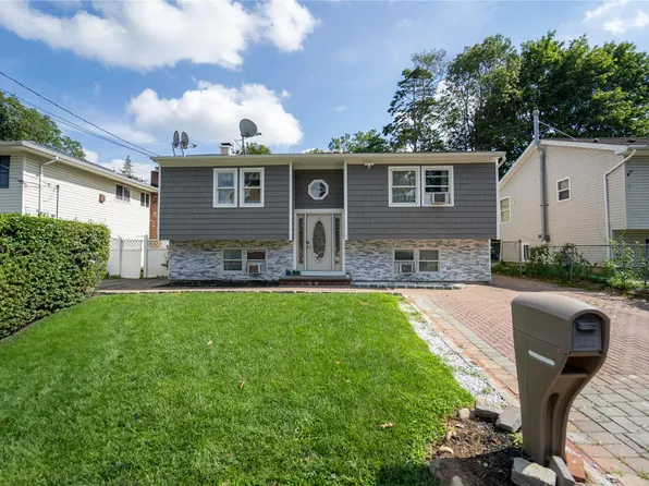 12 Croley Street, Huntington, NY 11743