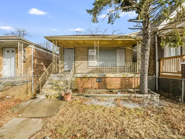 8403 S Marquette Ave, Chicago, IL 60617