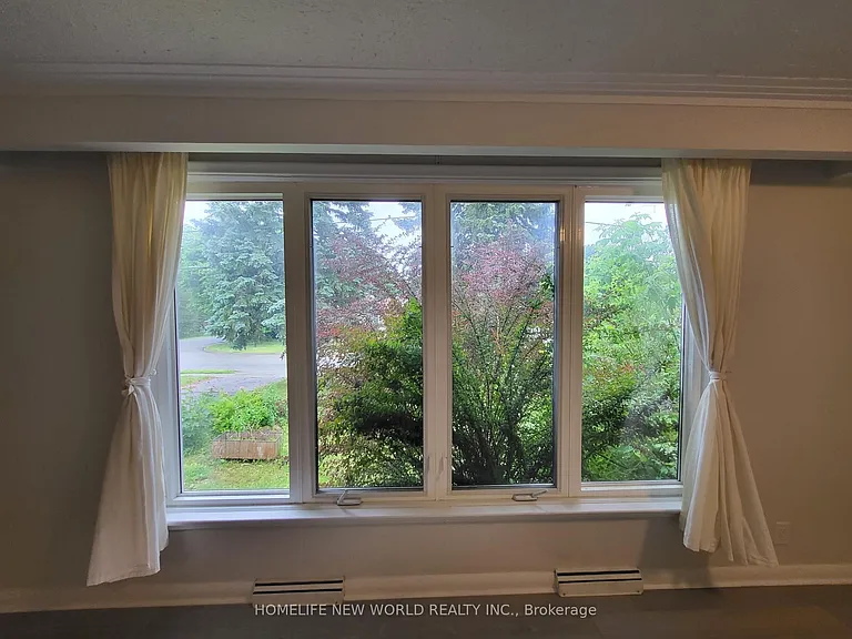 118 Cartier Cres #UPPER — Photo 17