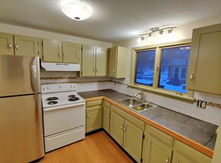 70 Riverside Dr APT 2, Northampton, MA 01062