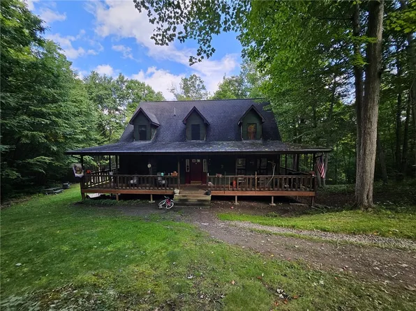 10290 Leisure Ln, Corning, NY 14830