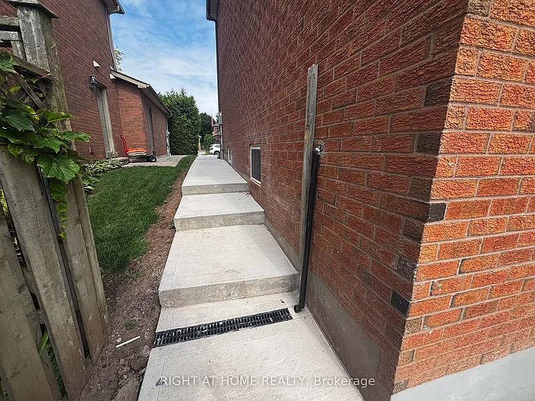 1220 Grandview Dr #BASEMENT — Photo 15