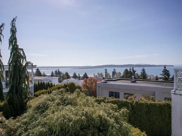 15662 Semiahmoo Ave, White Rock, BC V4B 1V4