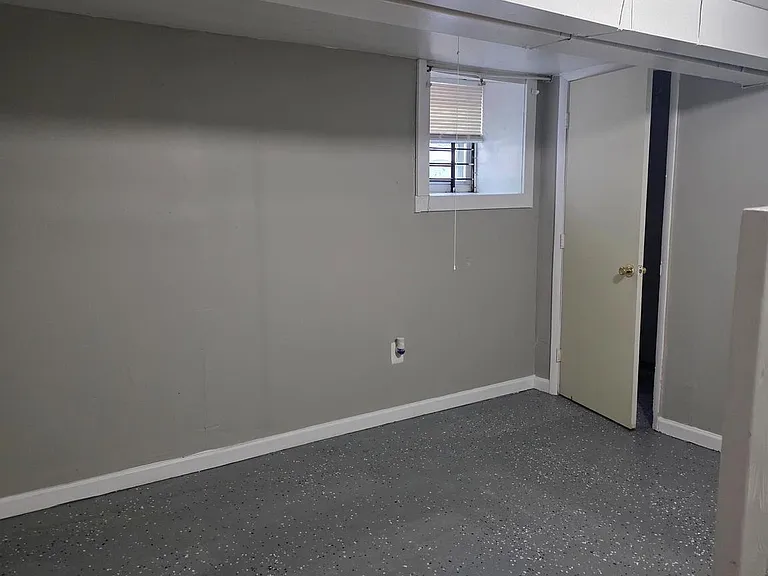 835 E Cold Spring Ln — Photo 15