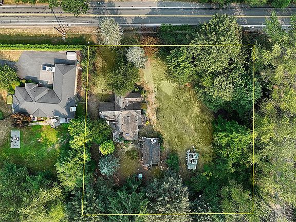 4th image of 20453 NE 133rd St