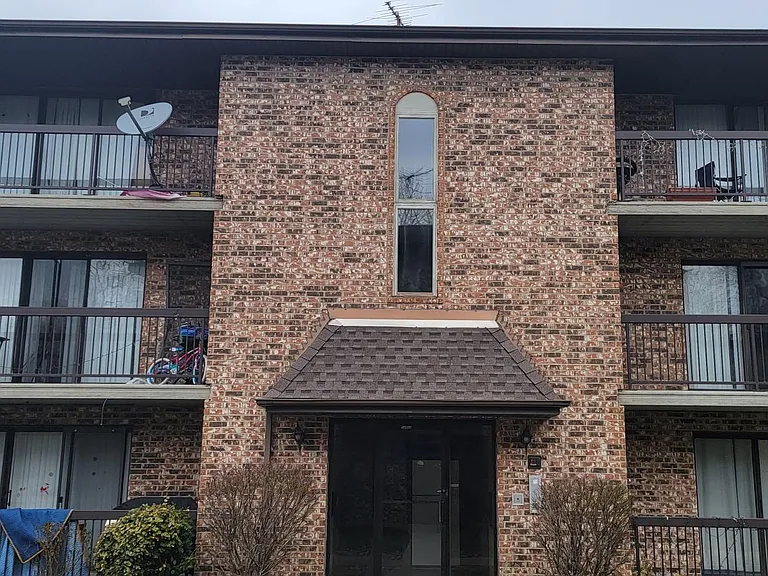 14802 Kenton Ave #1B — Photo 1