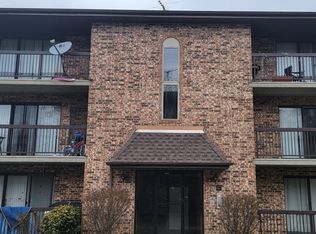 14802 Kenton Ave APT 1B, Midlothian, IL 60445