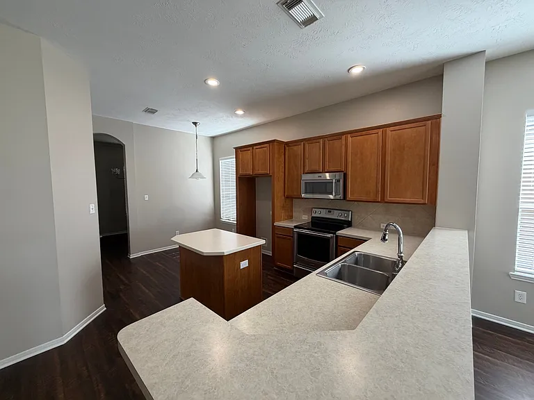 12726 Benton Park Ln — Photo 11