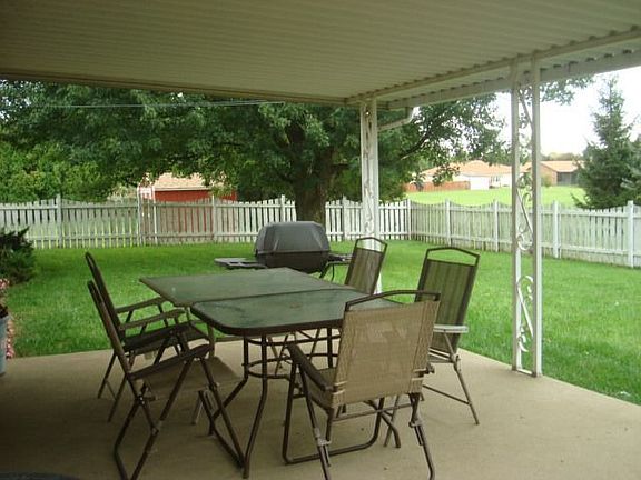 2nd image of 3001 Woodgrove Dr