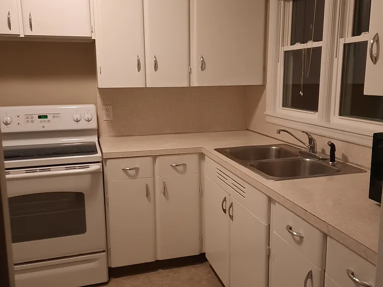 1339 Highland Dr — Photo 10