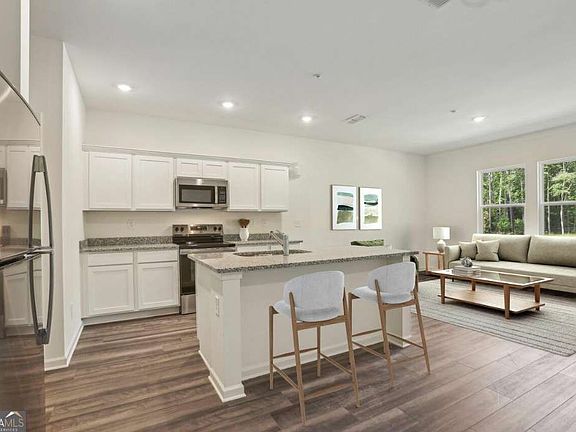 4th image of 3021 Osier Cir
