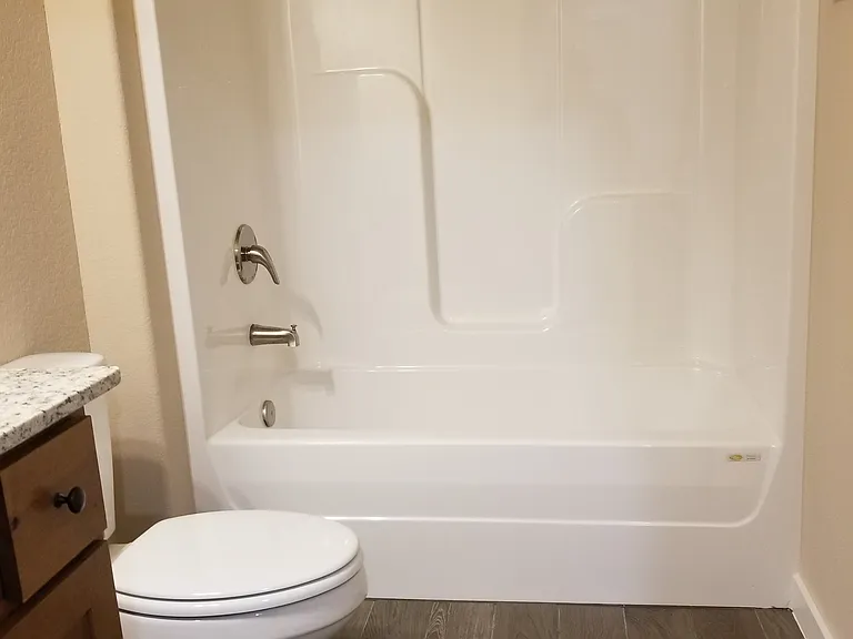 533 Vee St — Photo 3
