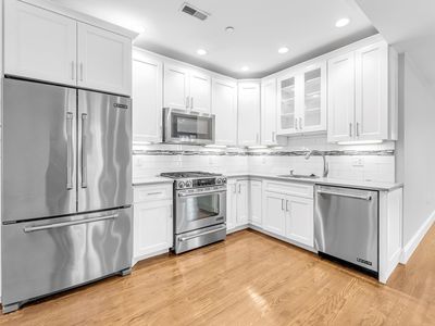 330 Dorchester St UNIT 2, South Boston, MA, 02127