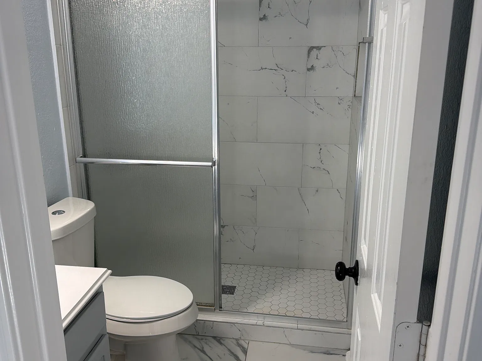 5 bed, 2500 sqft, $2,500 — Photo 4