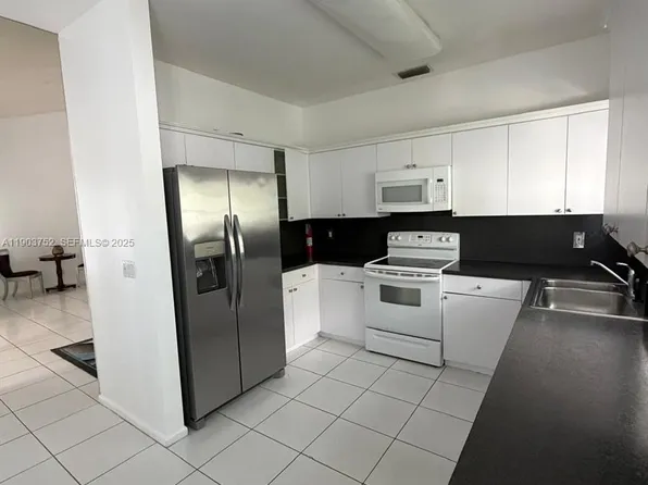 11690 Briarwood Cir APT 4, Boynton Beach, FL 33437