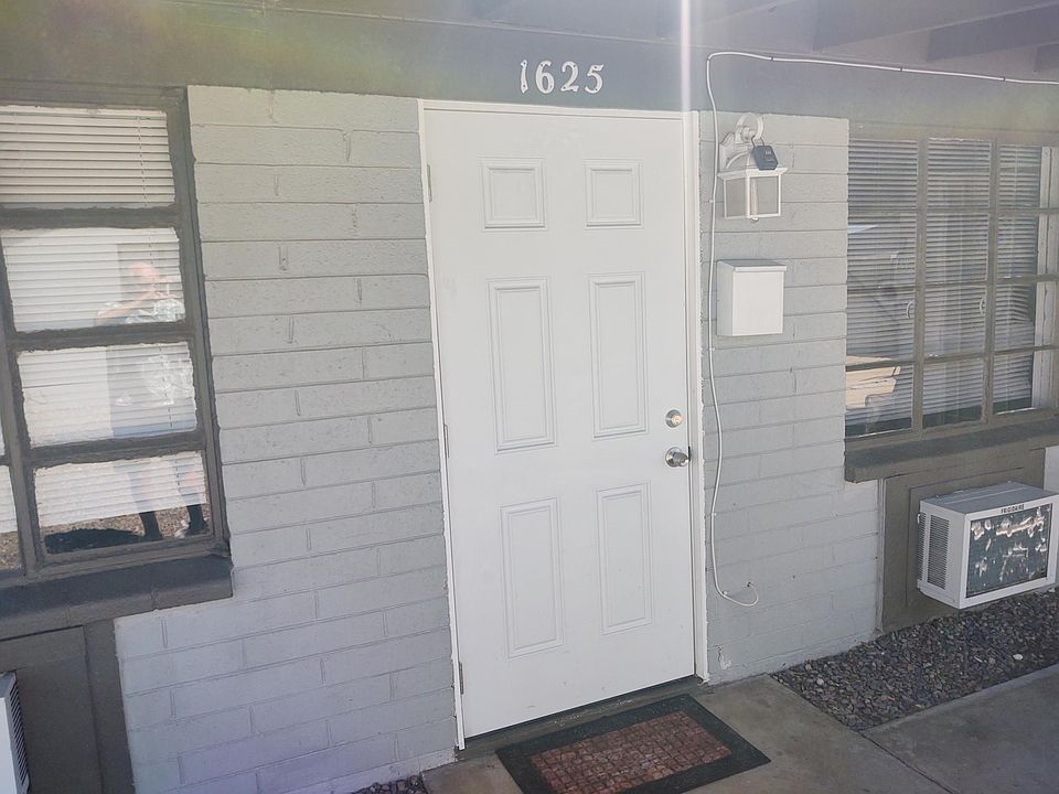 1st image of 1625 E Pinchot Ave