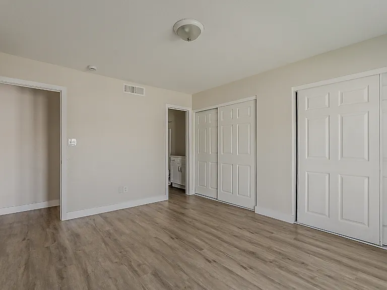 3041 N 24th Ln — Photo 5