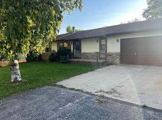 113 Hillcrest Dr, Rock City, IL 61070