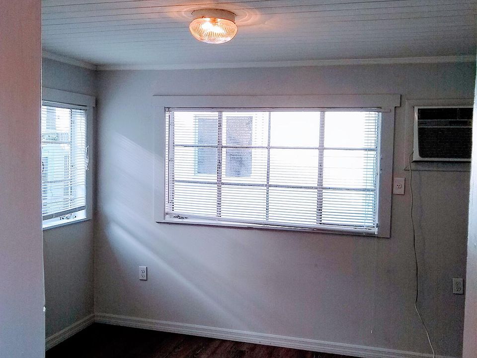 1st image of 3813 W Horatio St #B