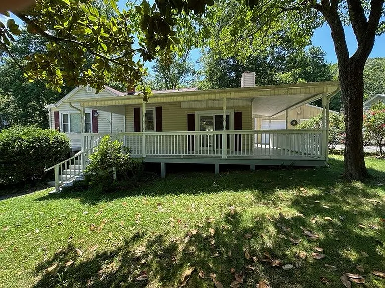 211 Woodland Dr — Photo 5