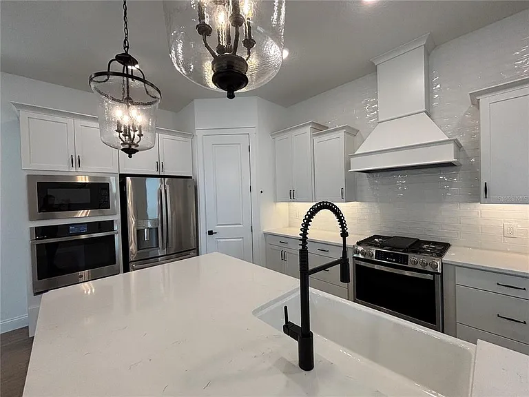 15549 Gentle Rain Dr — Photo 15